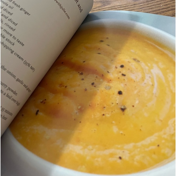 The Soup Sisters Cookbook 100 Simple Recipes To Warm Hearst One Bowl At A Time - Picture 6 of 7